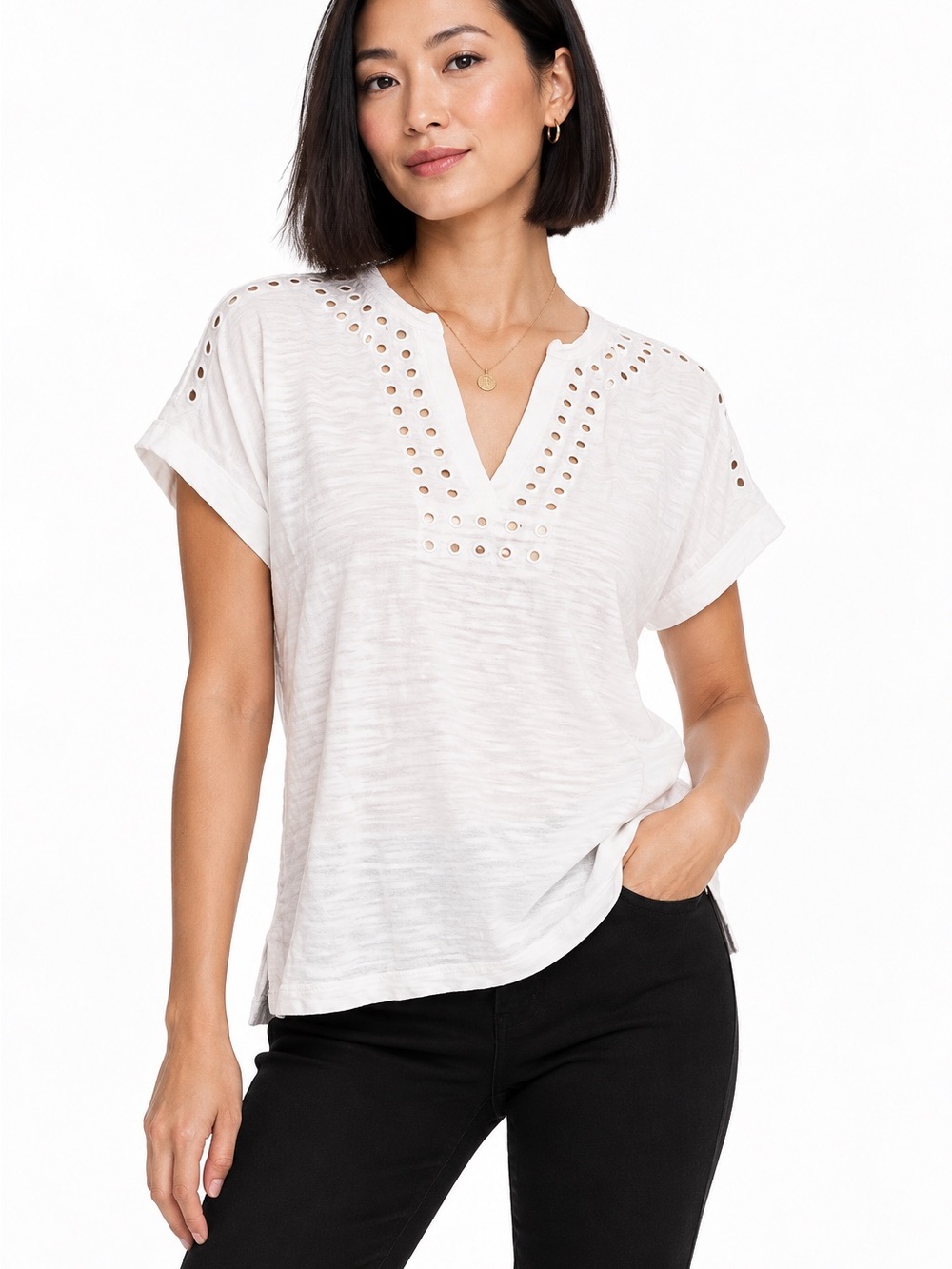 Chico’s White Eyelet Split Neck Slub Top Size 0 Small